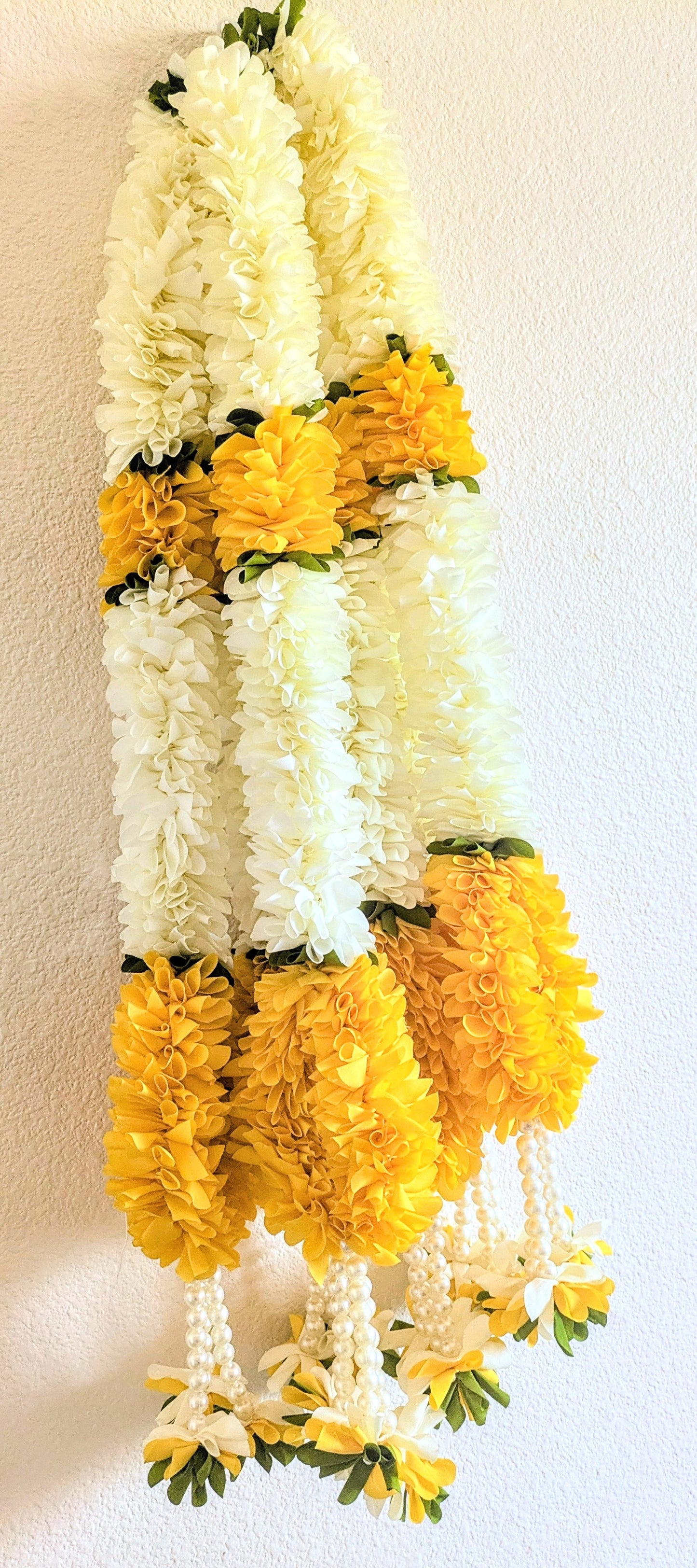 Heavy loop/Ring Fabric Flower Garland with pearl danglers 3ft