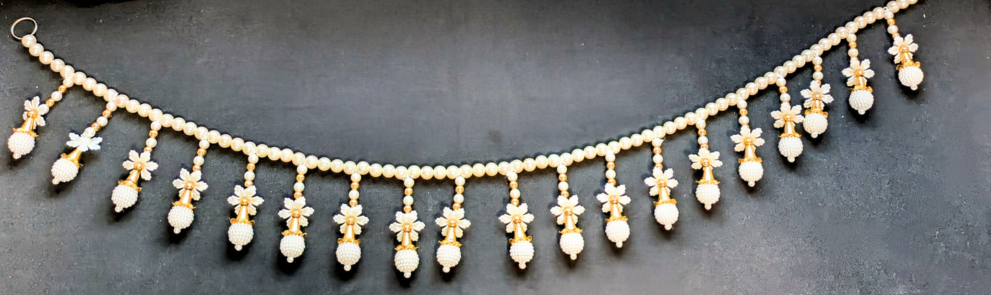 Pearl and gold beads Toran