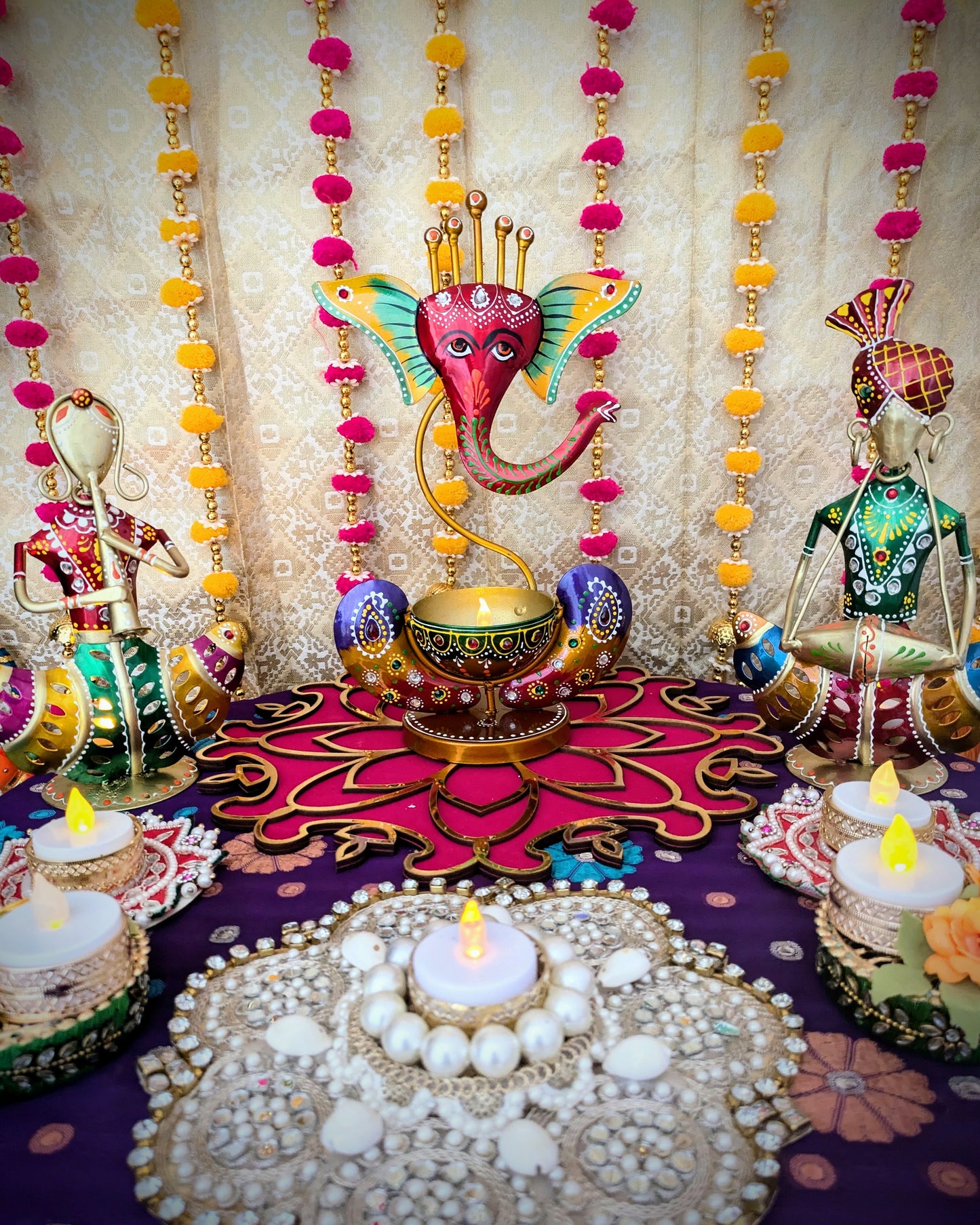 Metal Ganesha T light Stand