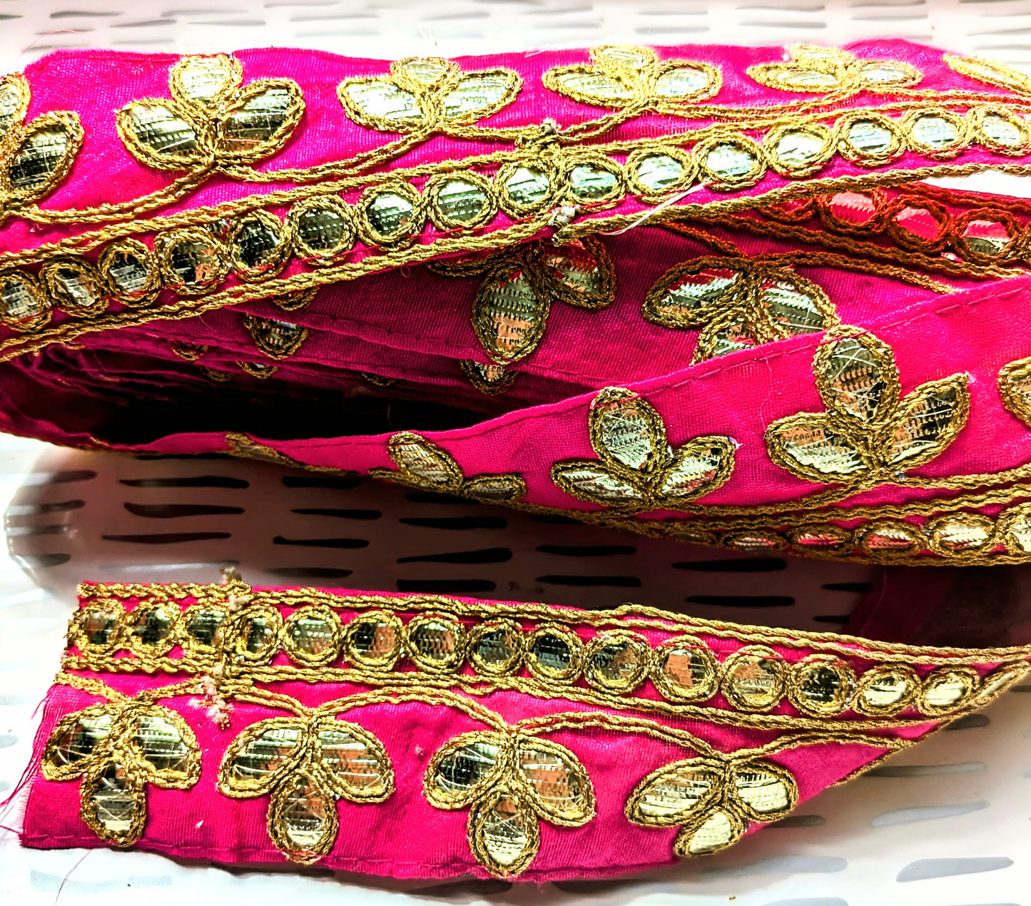 Gotta Patti border Lace