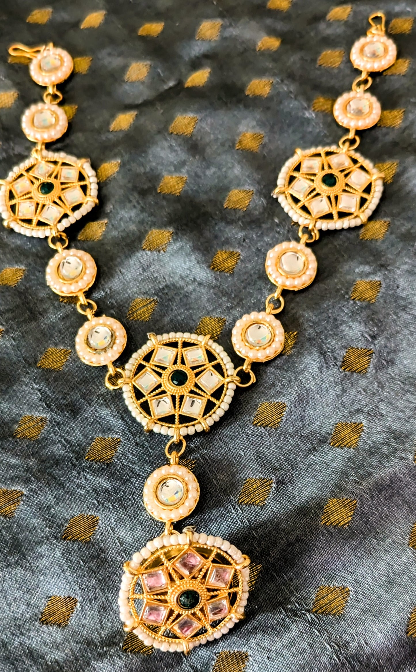 Traditional Indian Bollywood Style Rajputi Kundan Mathapatti / Tika / Tikka / Damini / Rakhdi / Borla Shishful Bridal Headpiece Diwali gi