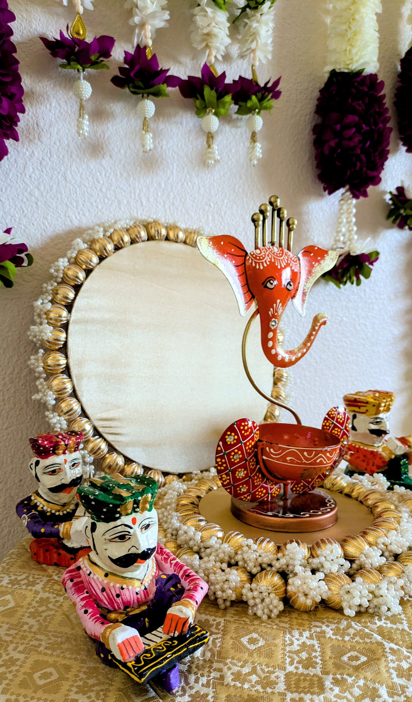 Metal Ganesha T light Stand