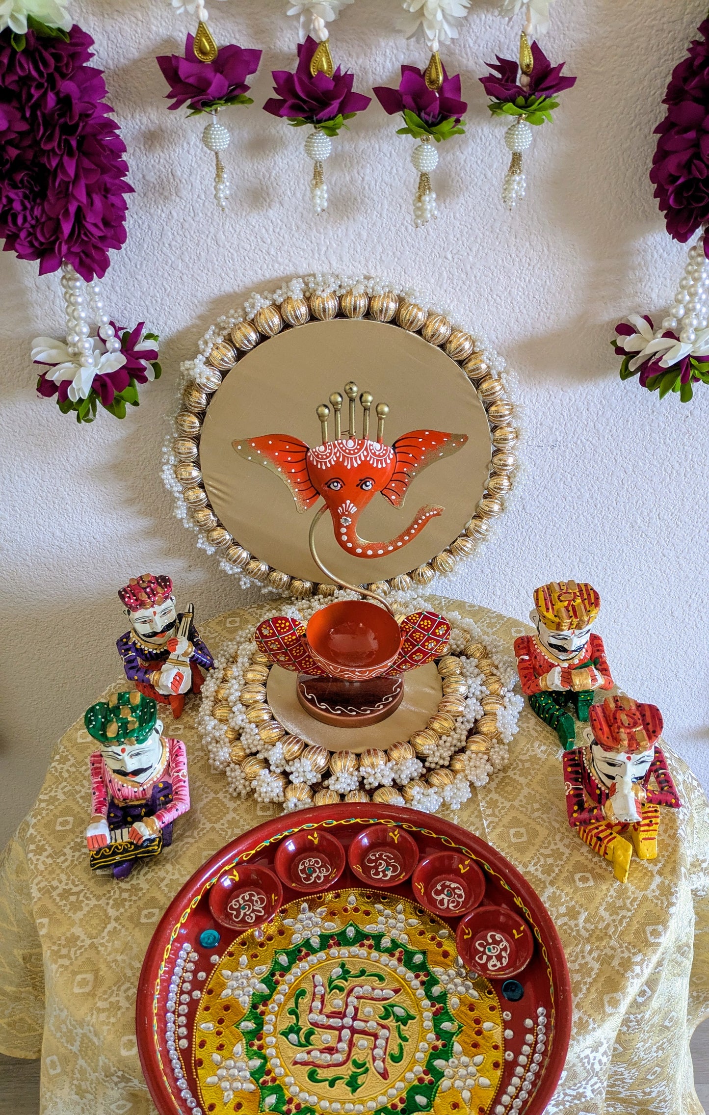 Metal Ganesha T light Stand