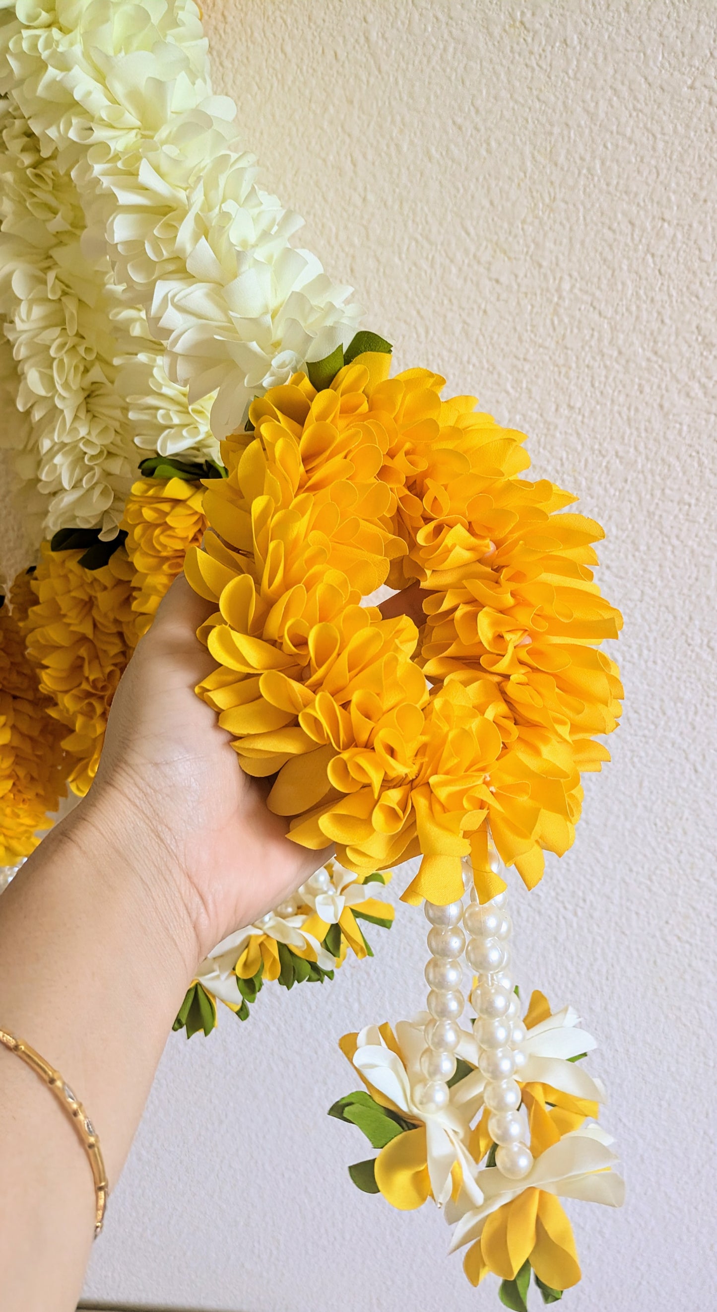 Heavy loop/Ring Fabric Flower Garland with pearl danglers 3ft