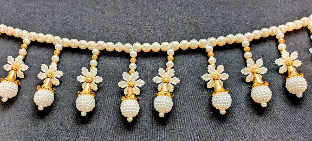 Pearl and gold beads Toran