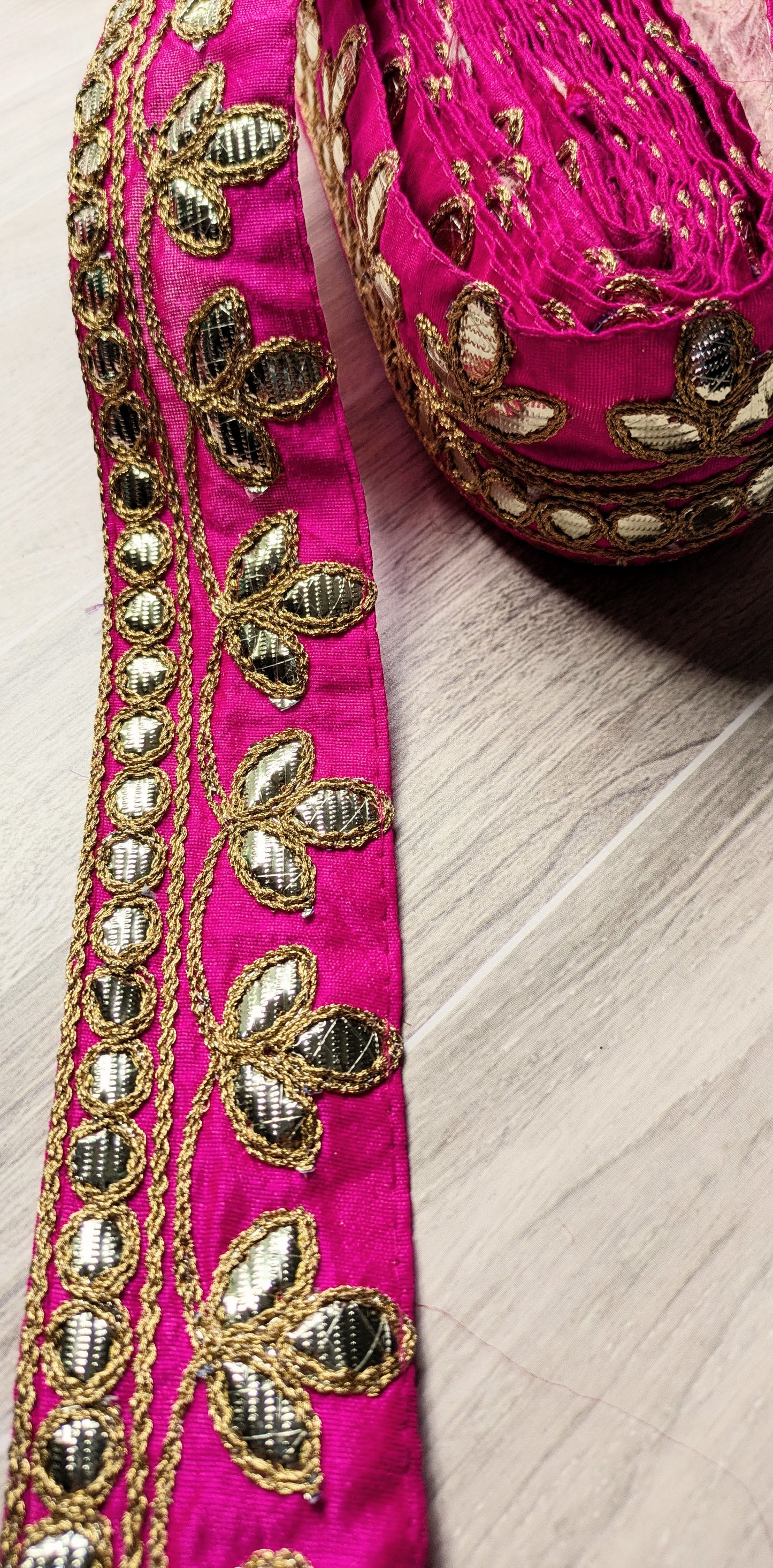 Gotta Patti border Lace