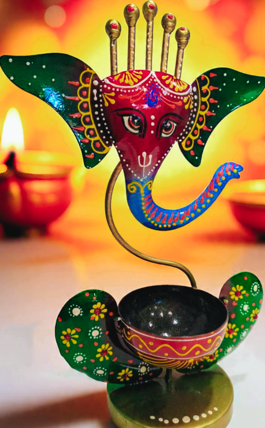 Metal Ganesha T light Stand